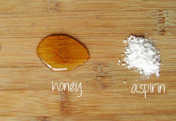Фото 17 - Аспирин, чеснок или мед успокоят кожу