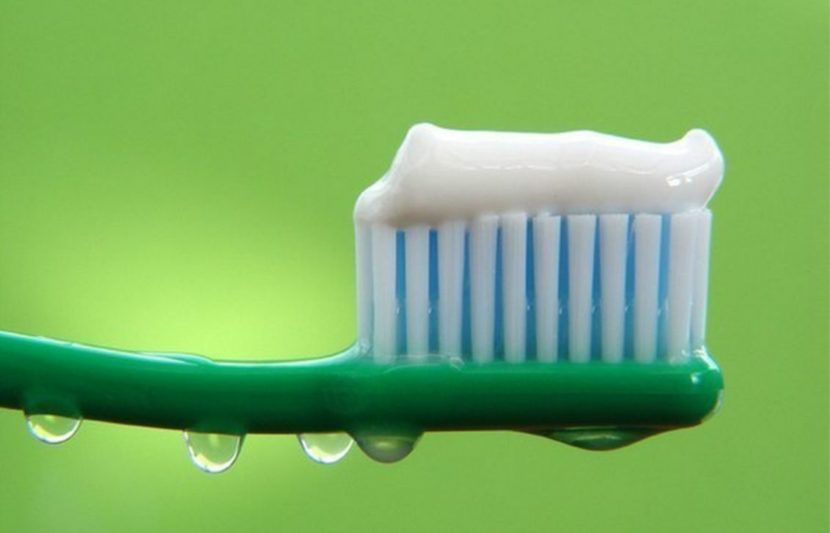 Можно ли убрать прыщи зубной пастой?