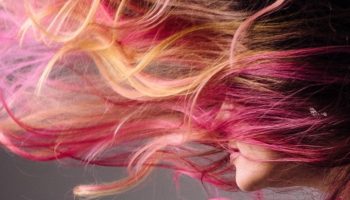 Новинка в косметичке: пудра для волос – 6 секретов этого чудо-средства